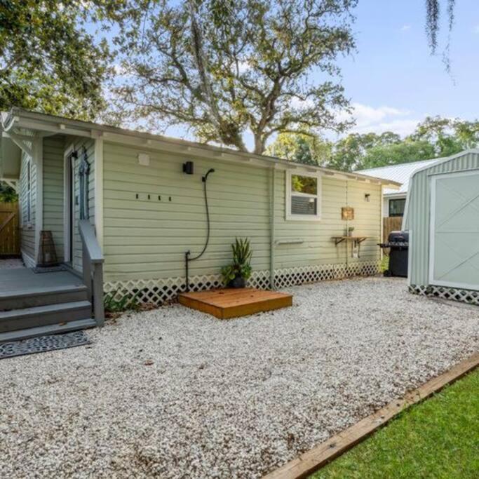 Quiet Get Away In A Vibrant Holiday home St. Augustine