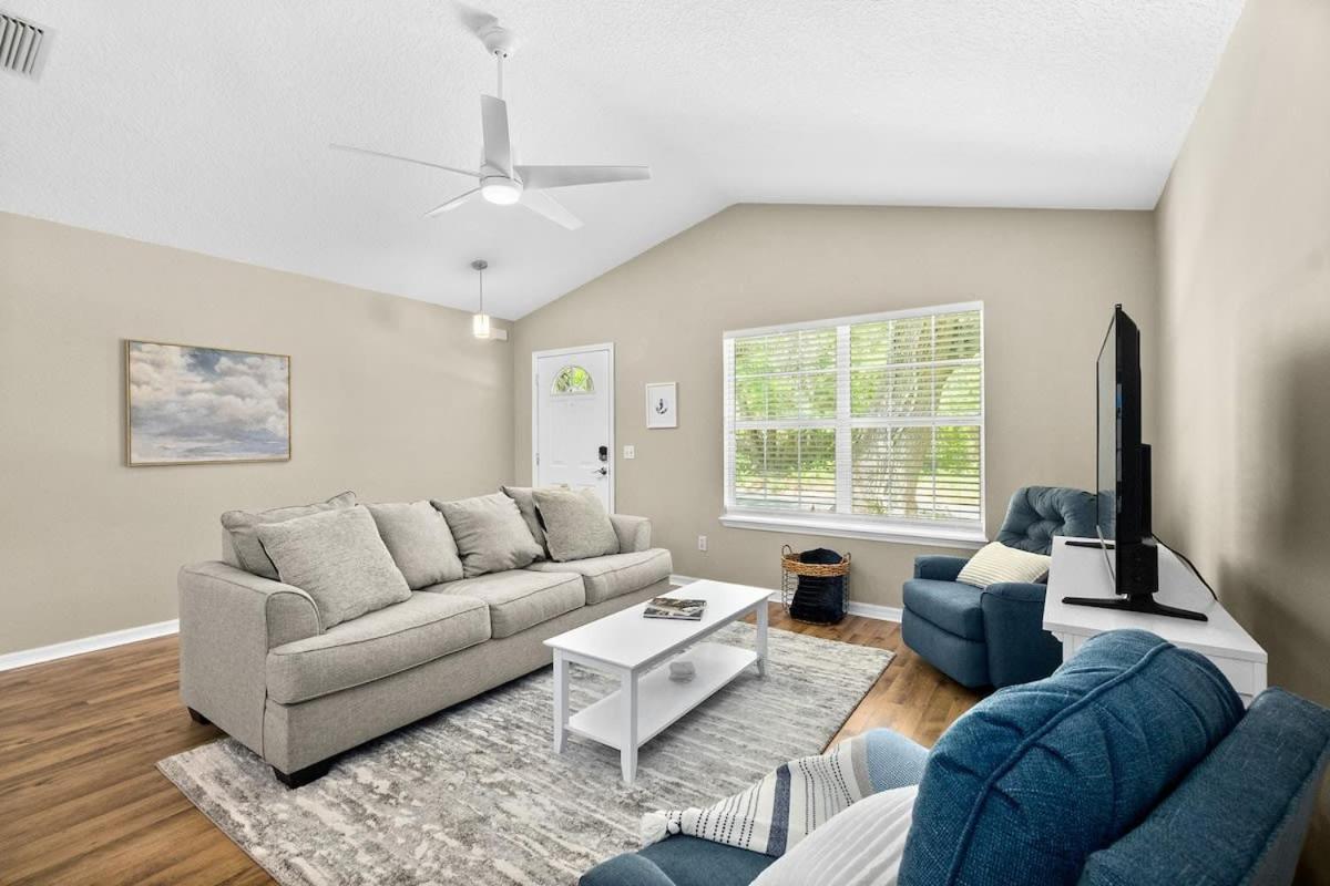 Peaceful Pearl Retreat- 5 Minutes To Downtown, 10 Minutes To Holiday home St. Augustine