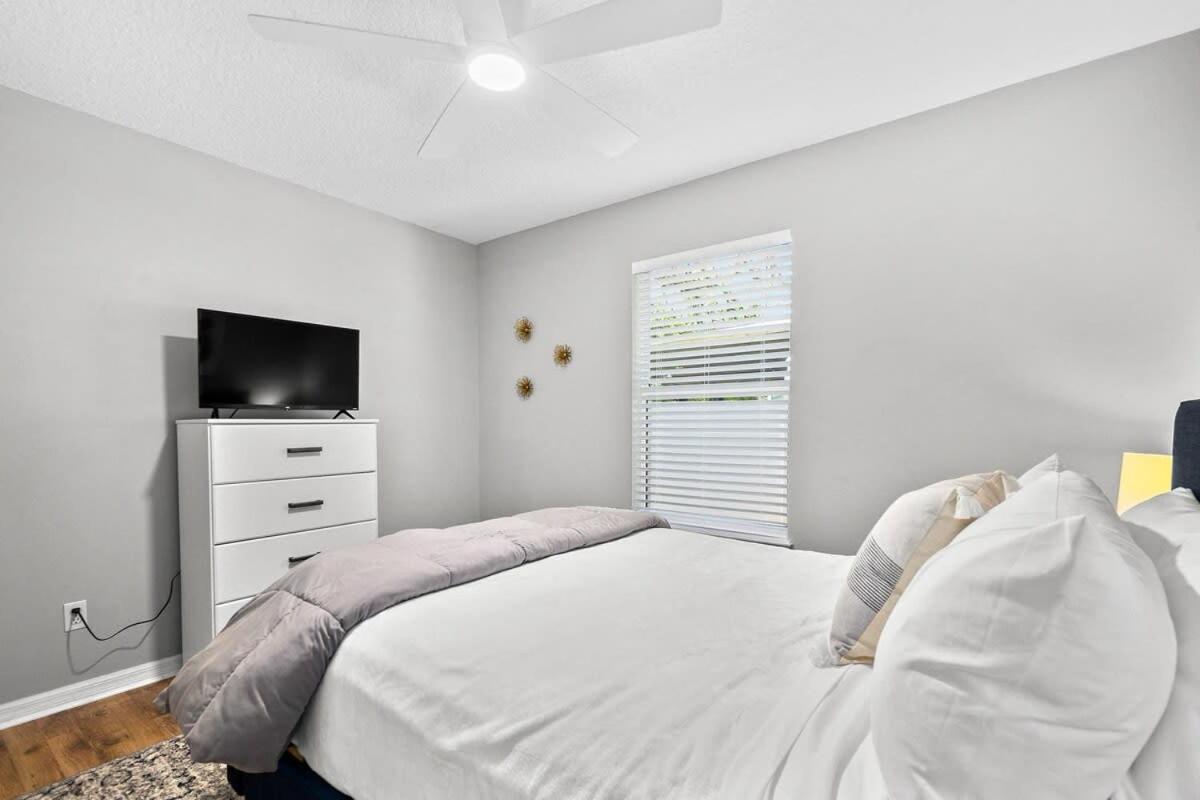 Peaceful Pearl Retreat- 5 Minutes To Downtown, 10 Minutes To *
