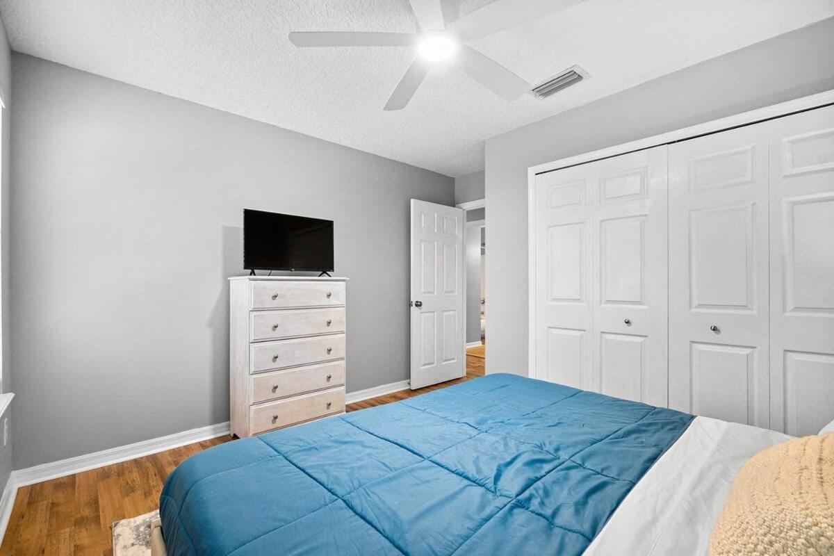 Peaceful Pearl Retreat- 5 Minutes To Downtown, 10 Minutes To *