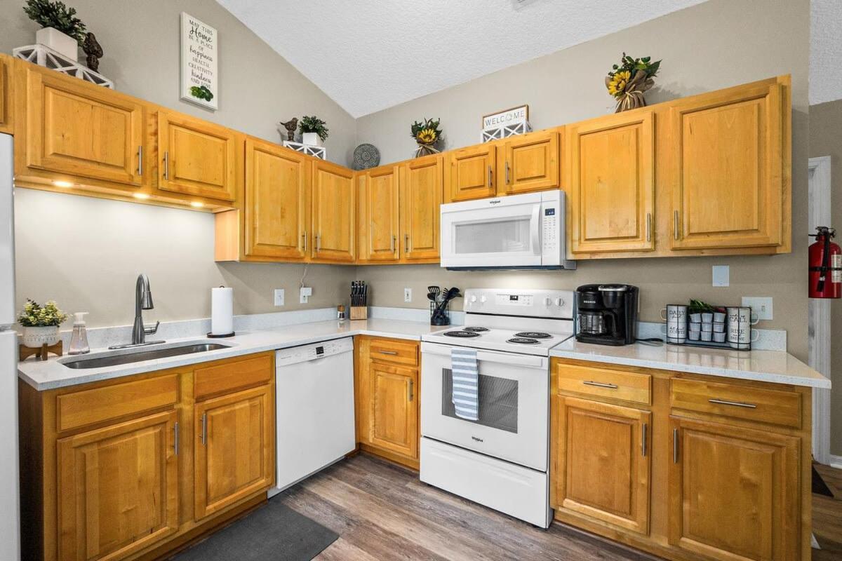 Peaceful Pearl Retreat- 5 Minutes To Downtown, 10 Minutes To Holiday home St. Augustine