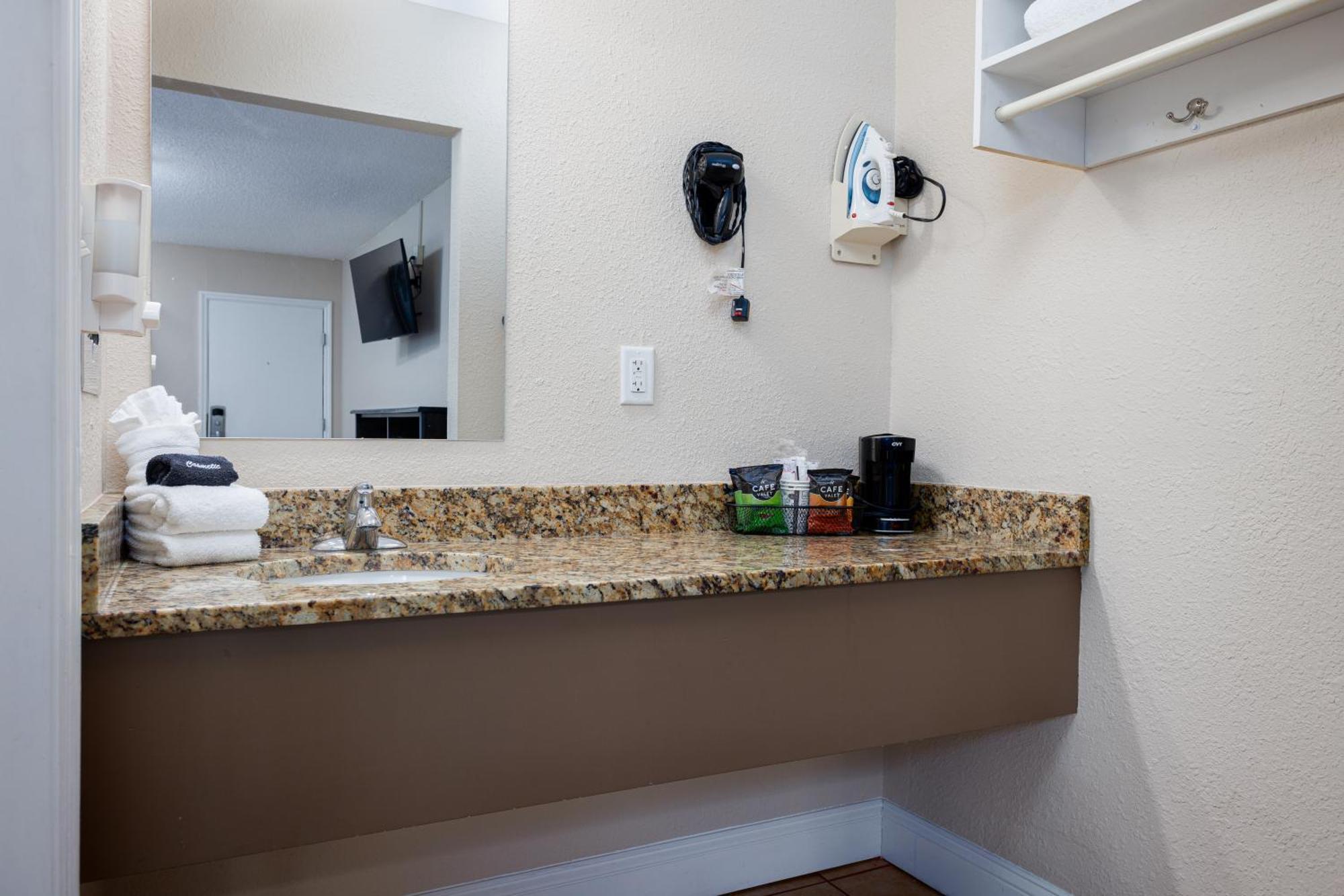 Southern Oaks - Motel