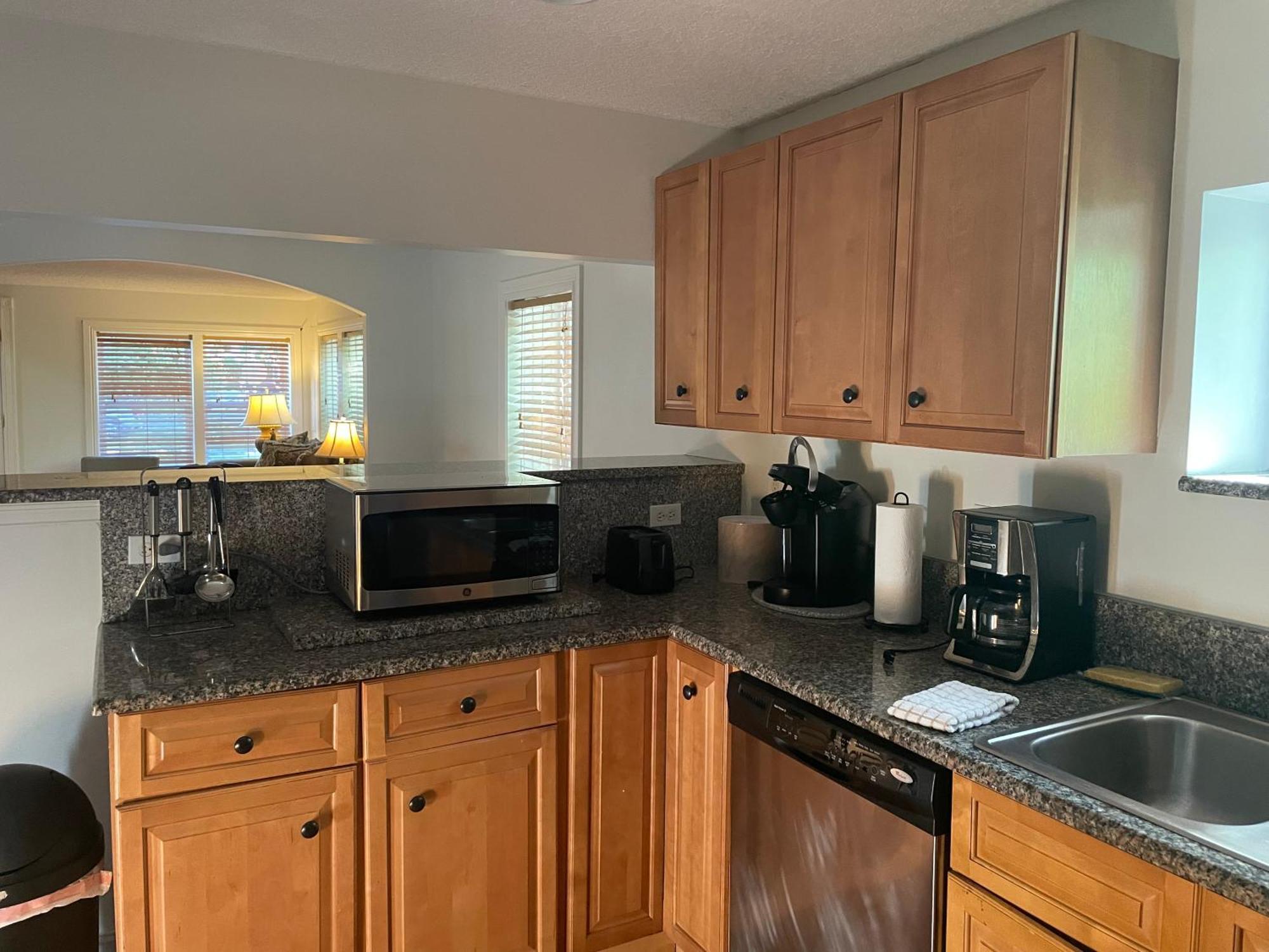 Spacious Renovated 4br Downtown W Firepit Sleeps 8+ St. Augustine
