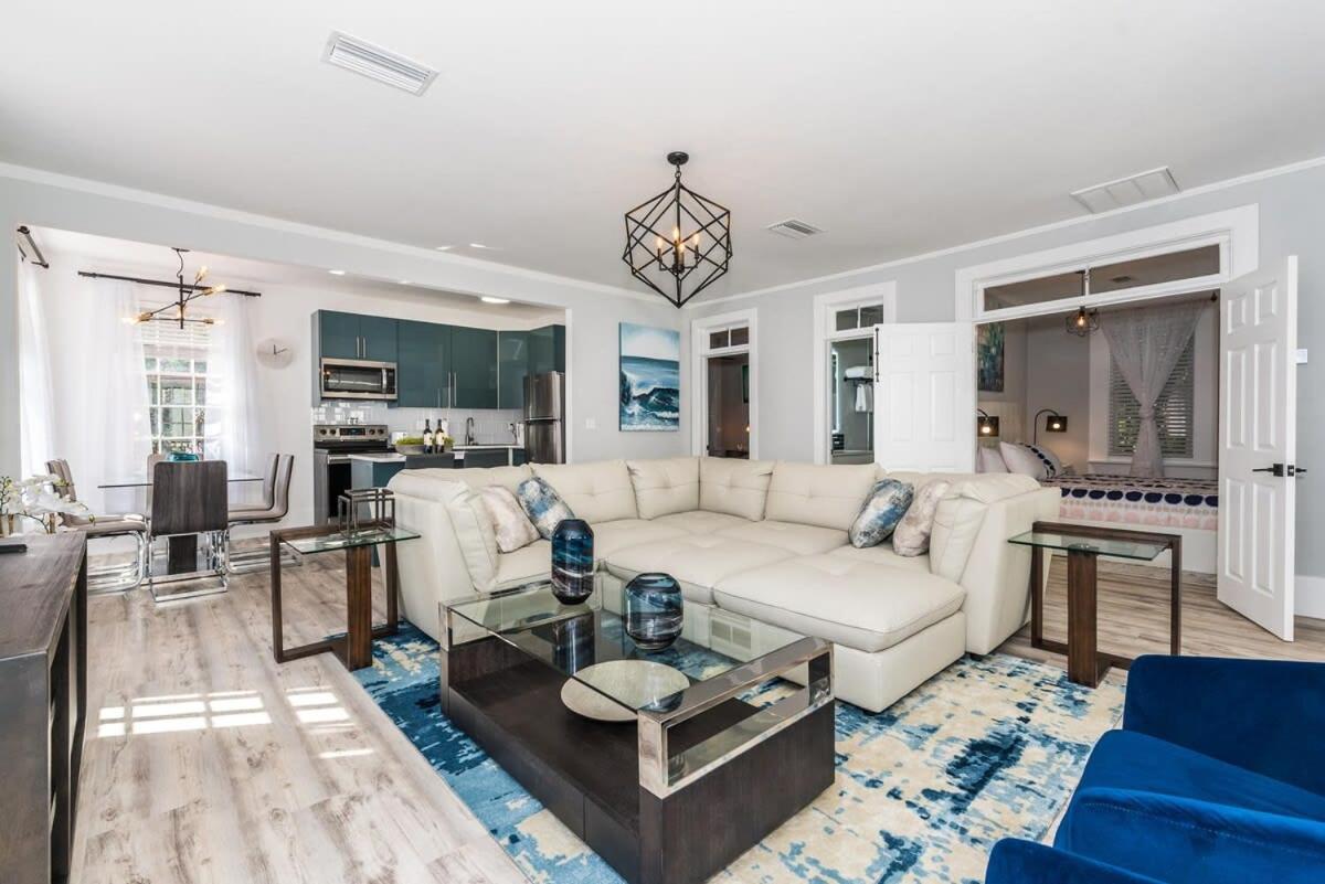 20 Hypolita - Luxury Downtown Apartment *