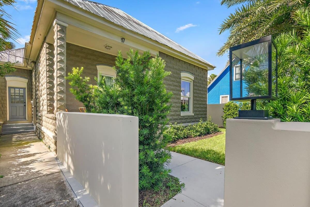The Old Mission Collection - Urban Oasis Holiday home *