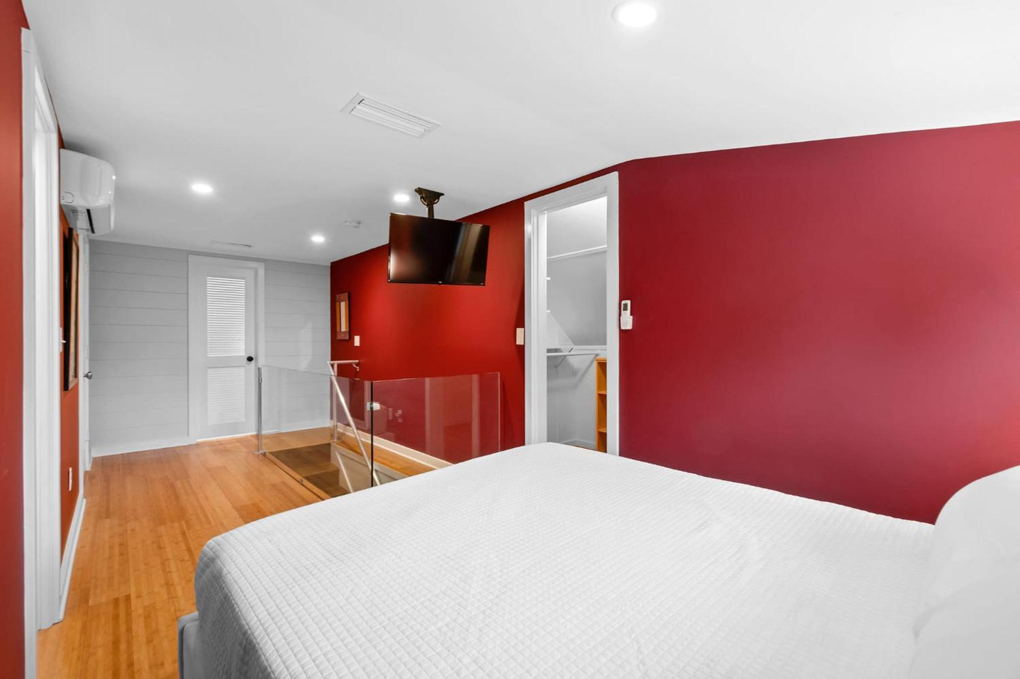 The Old Mission Collection - Urban Oasis Holiday home