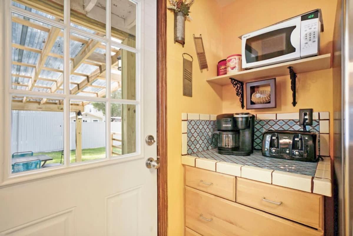 Eclectic Beauty, Heart Of Downtown St Aug