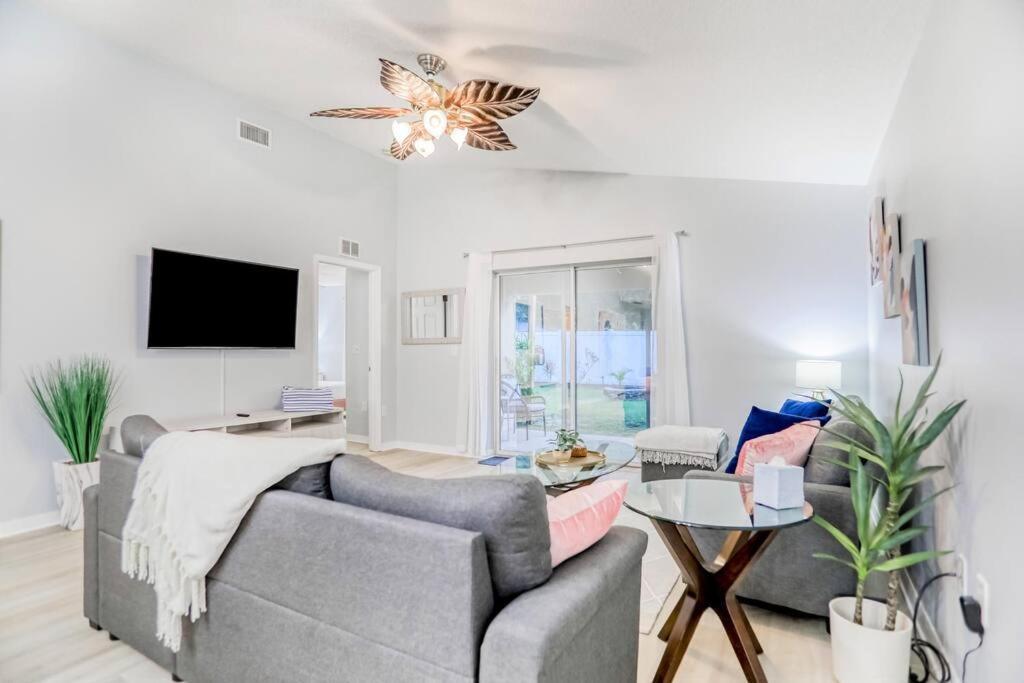 Holiday home Pet-friendly 3 Bedroom Modern Space, 5 Min To Downtown St. Augustine