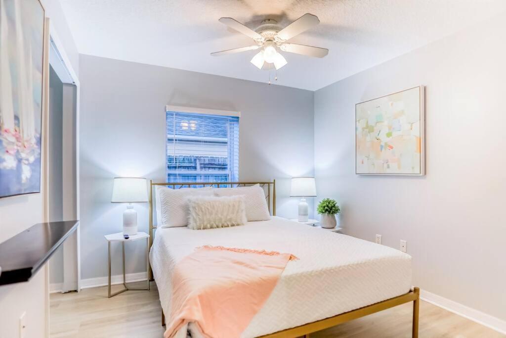 Pet-friendly 3 Bedroom Modern Space, 5 Min To Downtown *