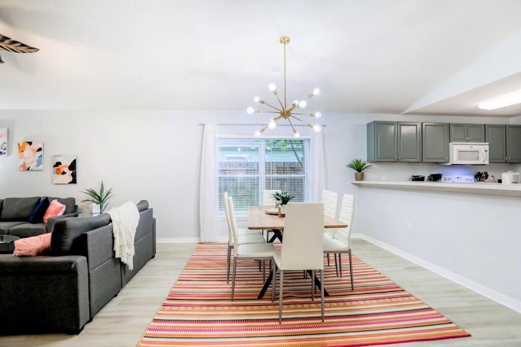 Pet-friendly 3 Bedroom Modern Space, 5 Min To Downtown St. Augustine