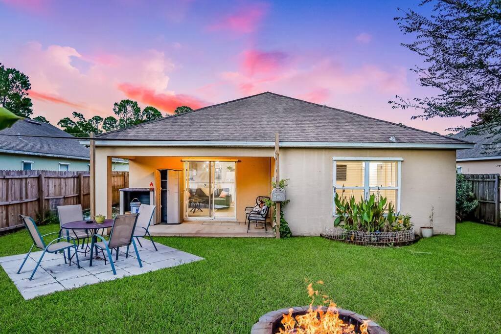 Pet-friendly 3 Bedroom Modern Space, 5 Min To Downtown St. Augustine