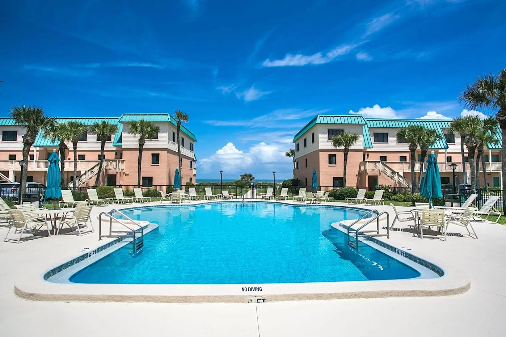 Beachfront Oasis Pool & St Aug Attractions Holiday home *