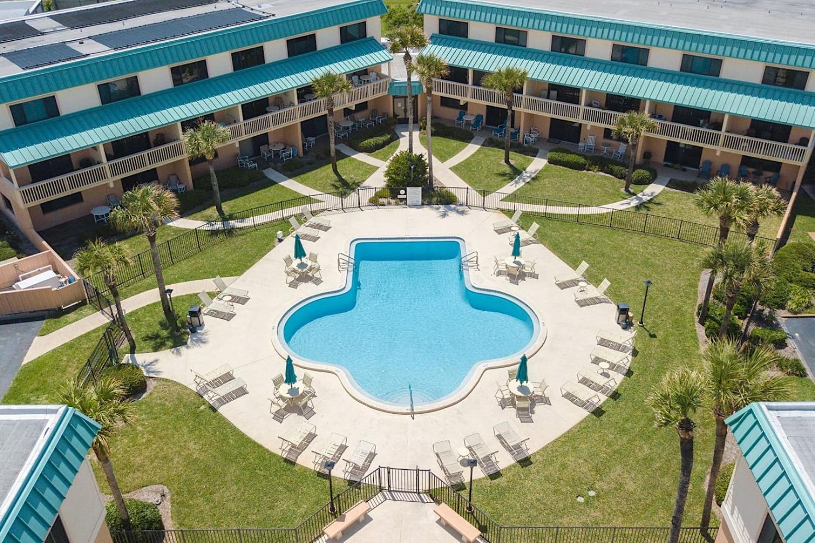 Beachfront Oasis Pool & St Aug Attractions Holiday home *