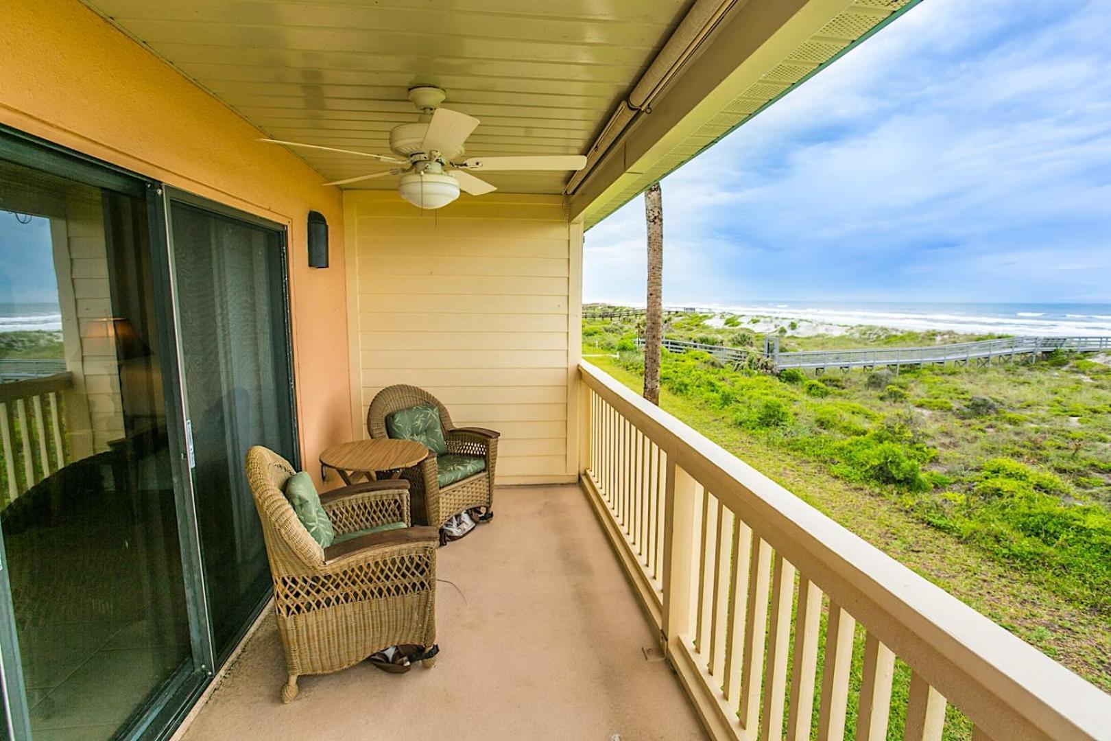 Beachfront Oasis Pool & St Aug Attractions Holiday home