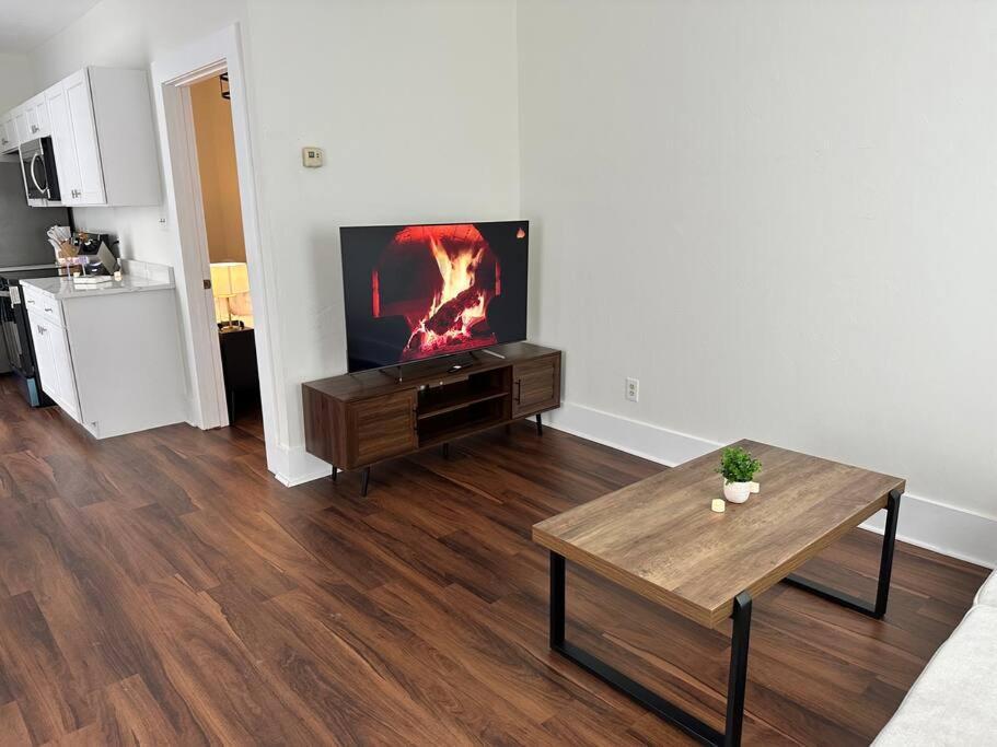 Cedar Street Retreat - Unit D *