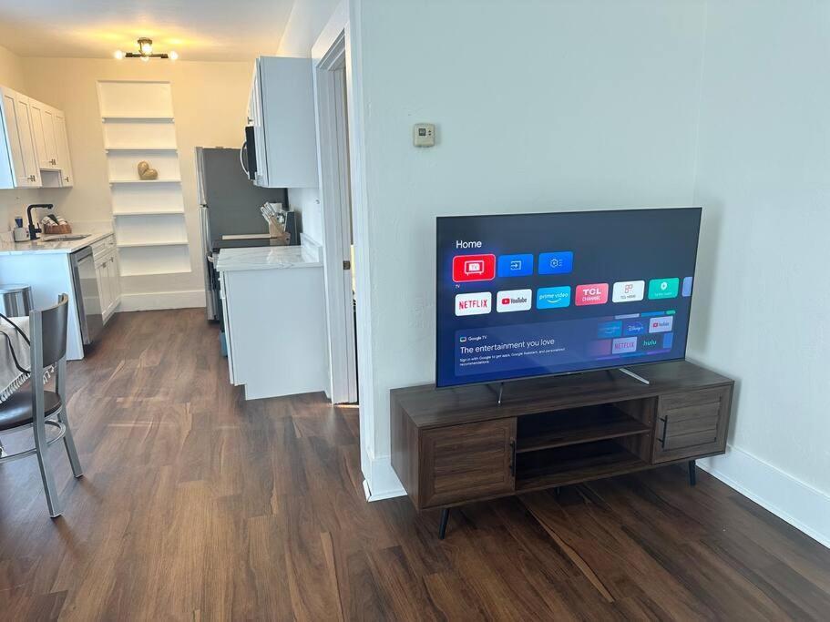 Cedar Street Retreat - Unit D *