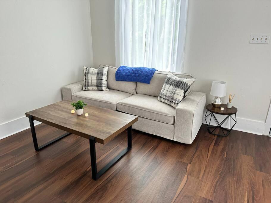 Apartment Cedar Street Retreat - Unit D