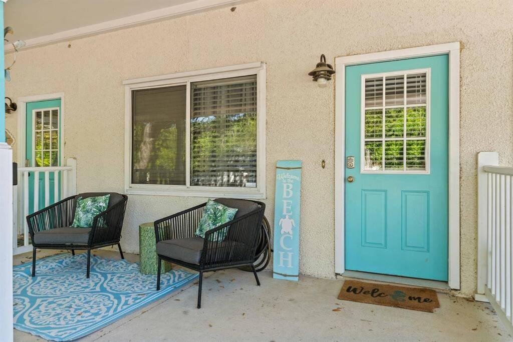 Dog-friendly Steps From The Grill And Patio