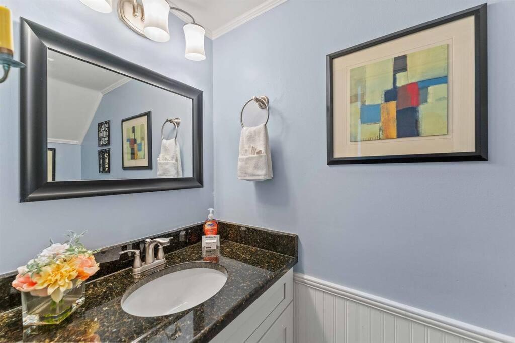 Dog-friendly Steps From The Grill And Patio Holiday home *