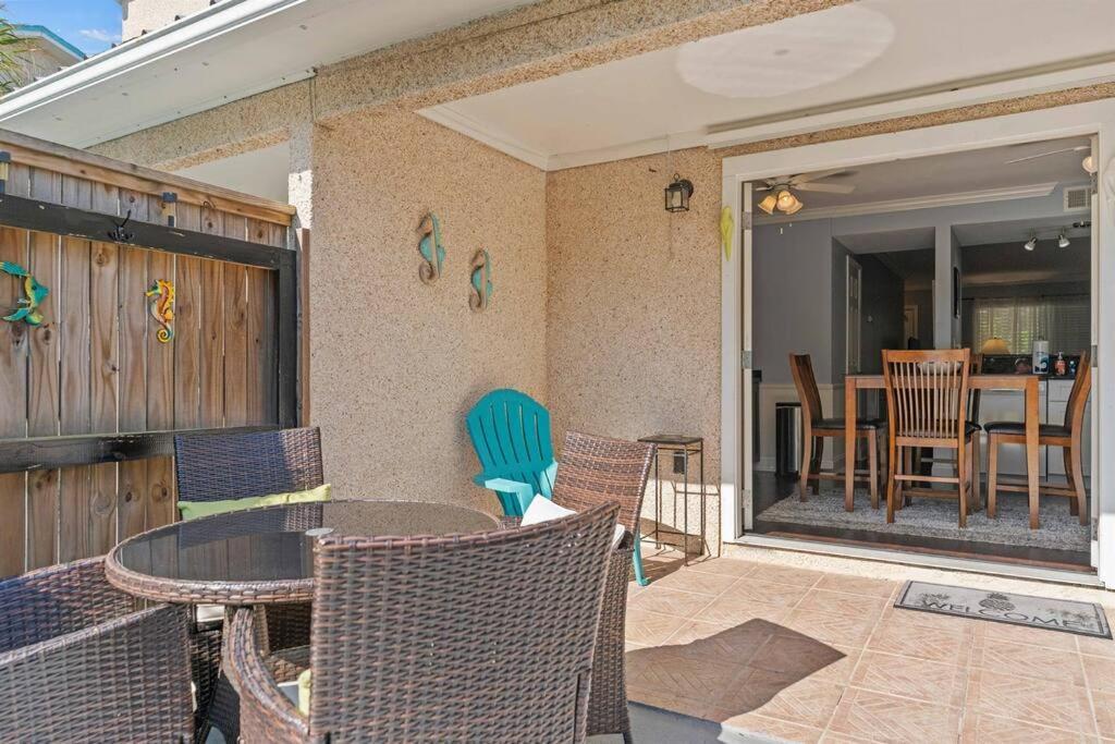 Dog-friendly Steps From The Grill And Patio