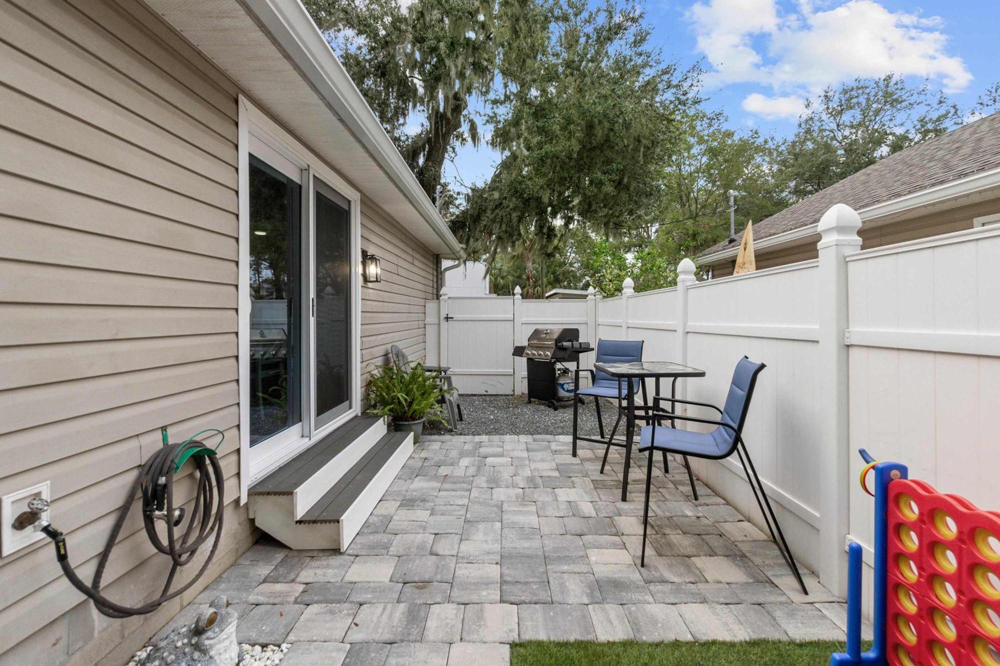 Peaceful Pearl Retreat- 5 Minutes To Downtown, 10 Minutes To Holiday home *