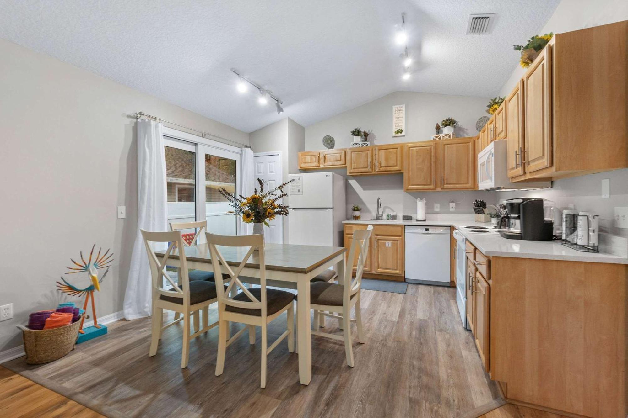 Holiday home Peaceful Pearl Retreat- 5 Minutes To Downtown, 10 Minutes To *