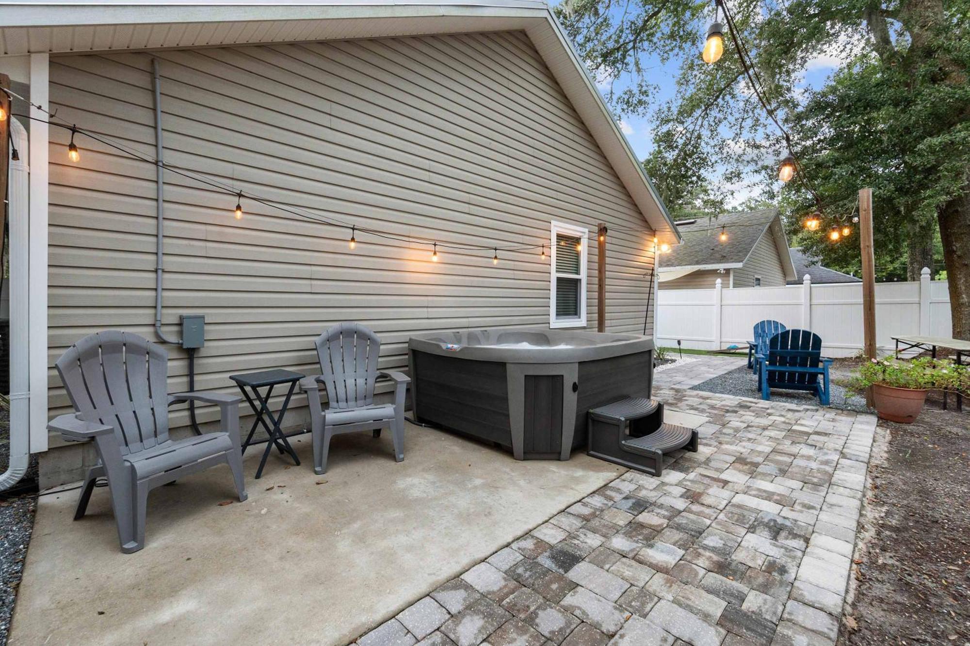 Peaceful Pearl Retreat- 5 Minutes To Downtown, 10 Minutes To * St. Augustine