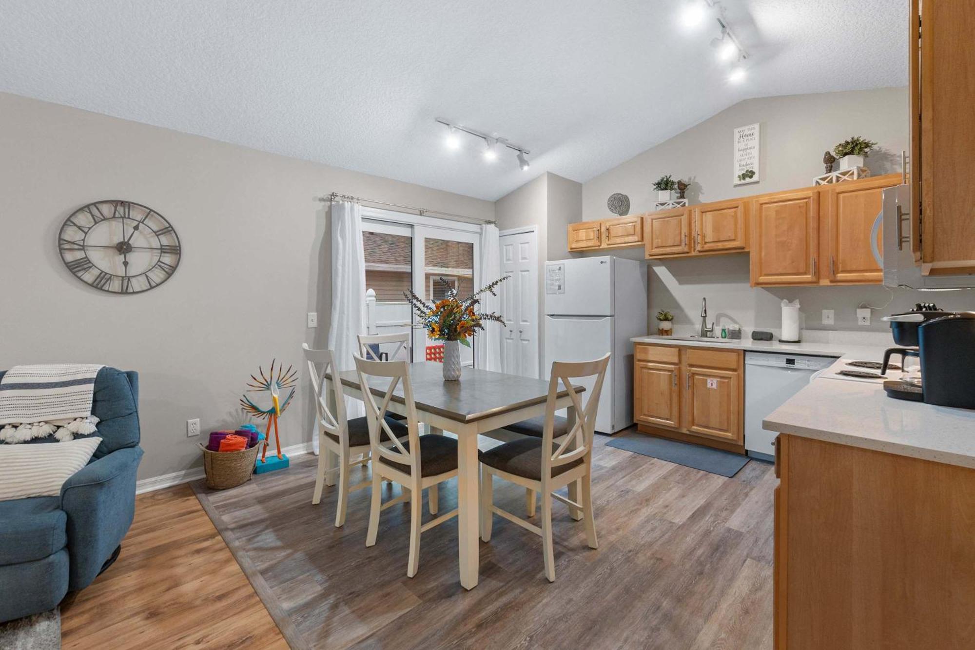 Peaceful Pearl Retreat- 5 Minutes To Downtown, 10 Minutes To