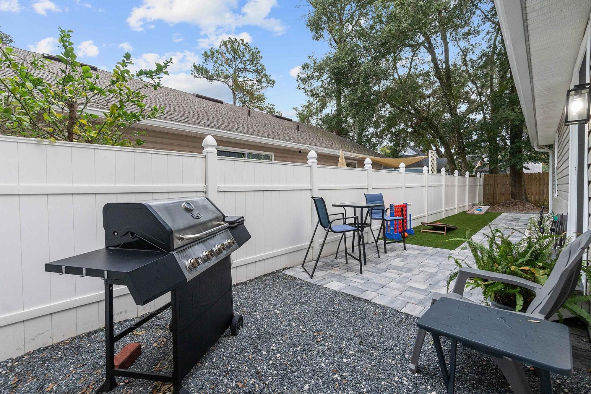 Peaceful Pearl Retreat- 5 Minutes To Downtown, 10 Minutes To Holiday home
