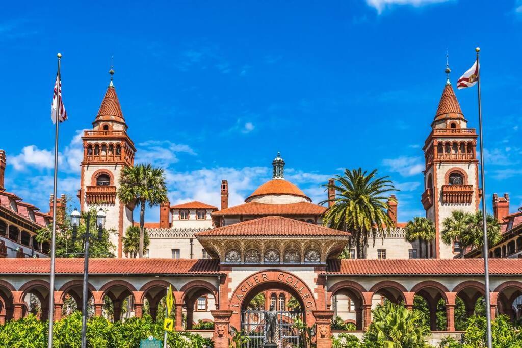 New Enchanting Retreat By Marina, 1mi To Downtown And A Short Drive To Casa de férias