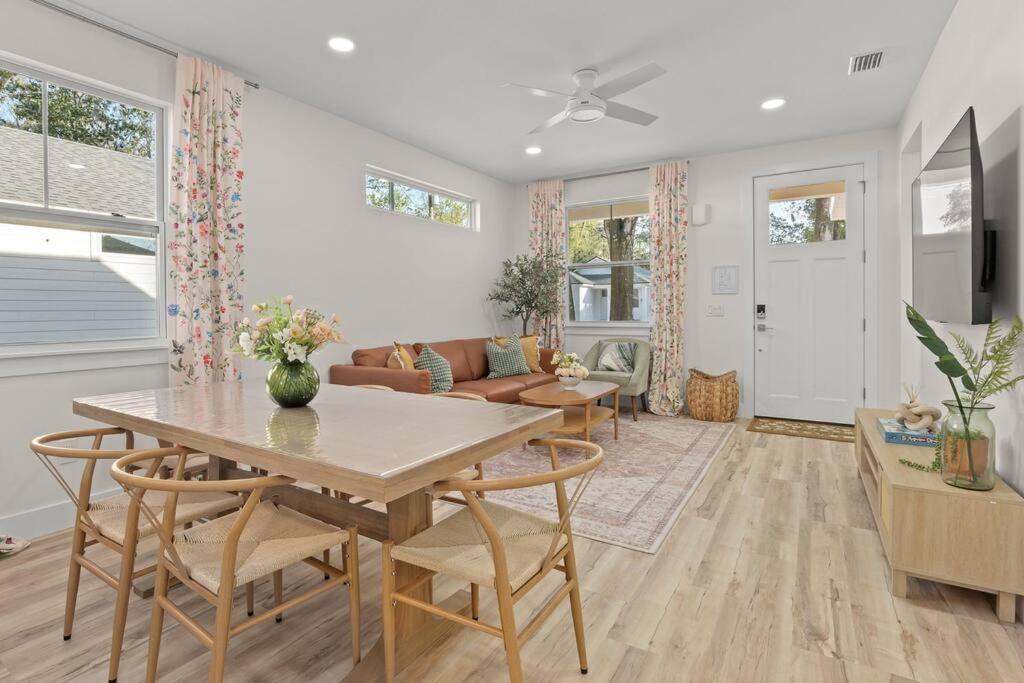 New Enchanting Retreat By Marina, 1mi To Downtown And A Short Drive To Casa de férias *