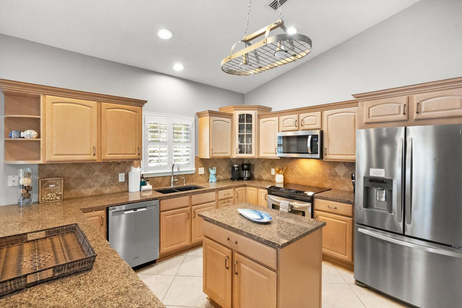 Holiday home Pool + Hot Tub, Dock, Fishing, Near Beach! St. Augustine