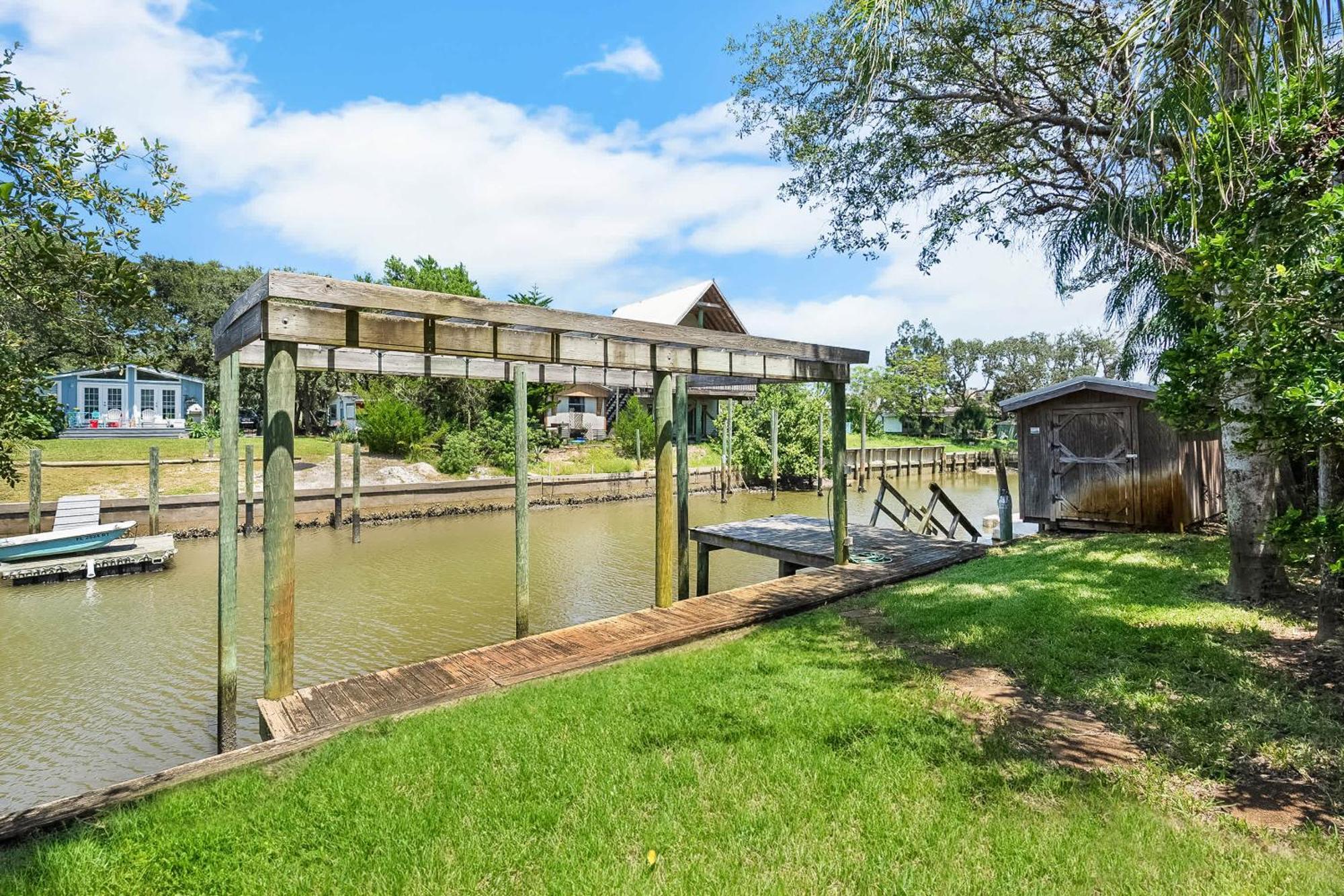 Pool + Hot Tub, Dock, Fishing, Near Beach!