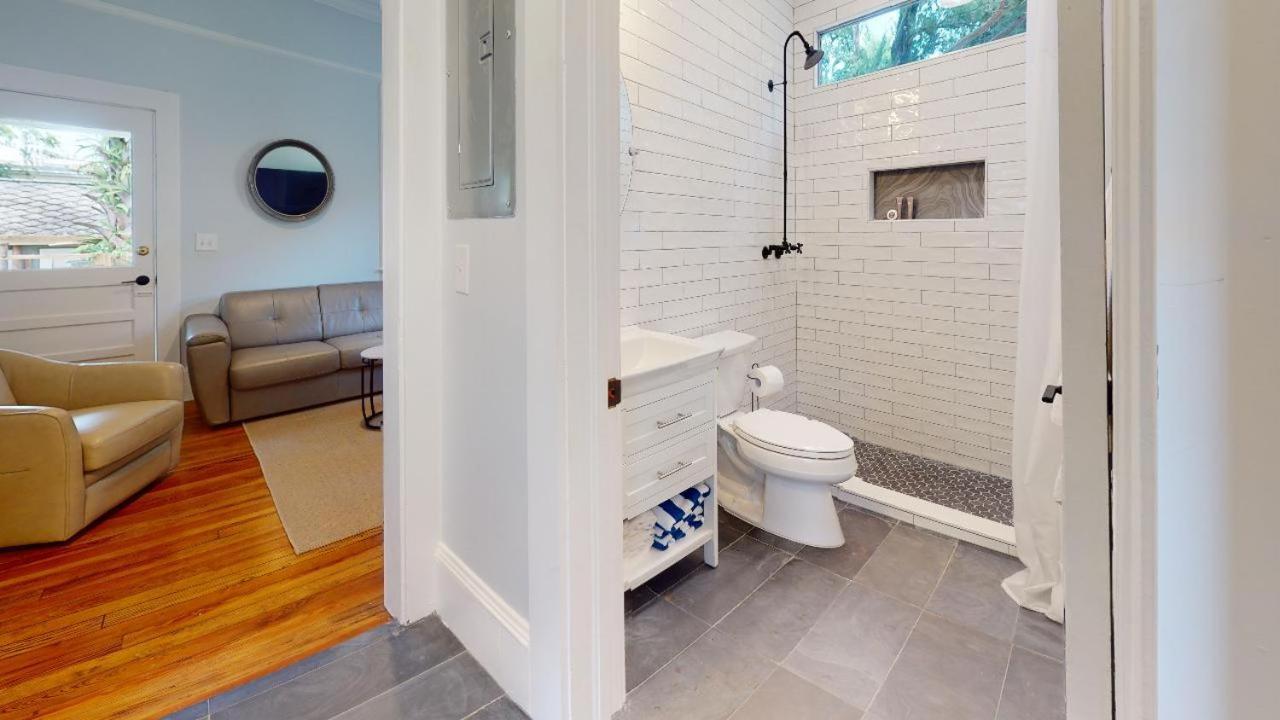 Holiday home Palm Paradise - Renovated 1891 Queen Anne - Historic Dt Quarter Mi Stroll - Only 3 Mi