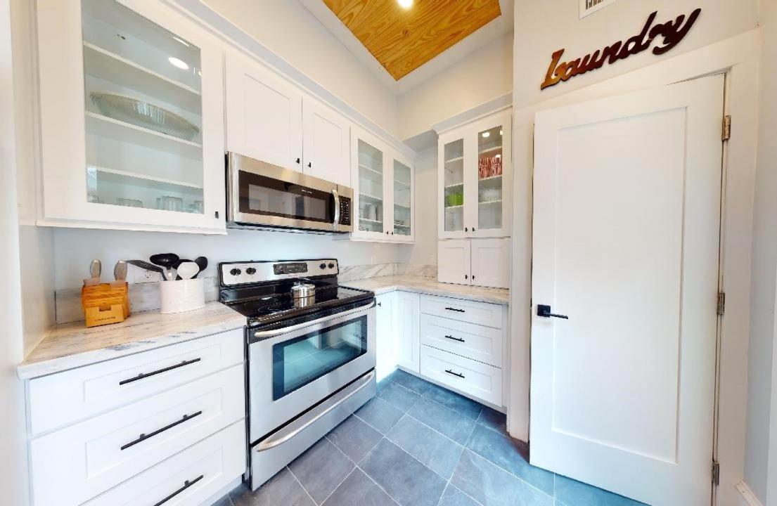 Palm Paradise - Renovated 1891 Queen Anne - Historic Dt Quarter Mi Stroll - Only 3 Mi Holiday home St. Augustine