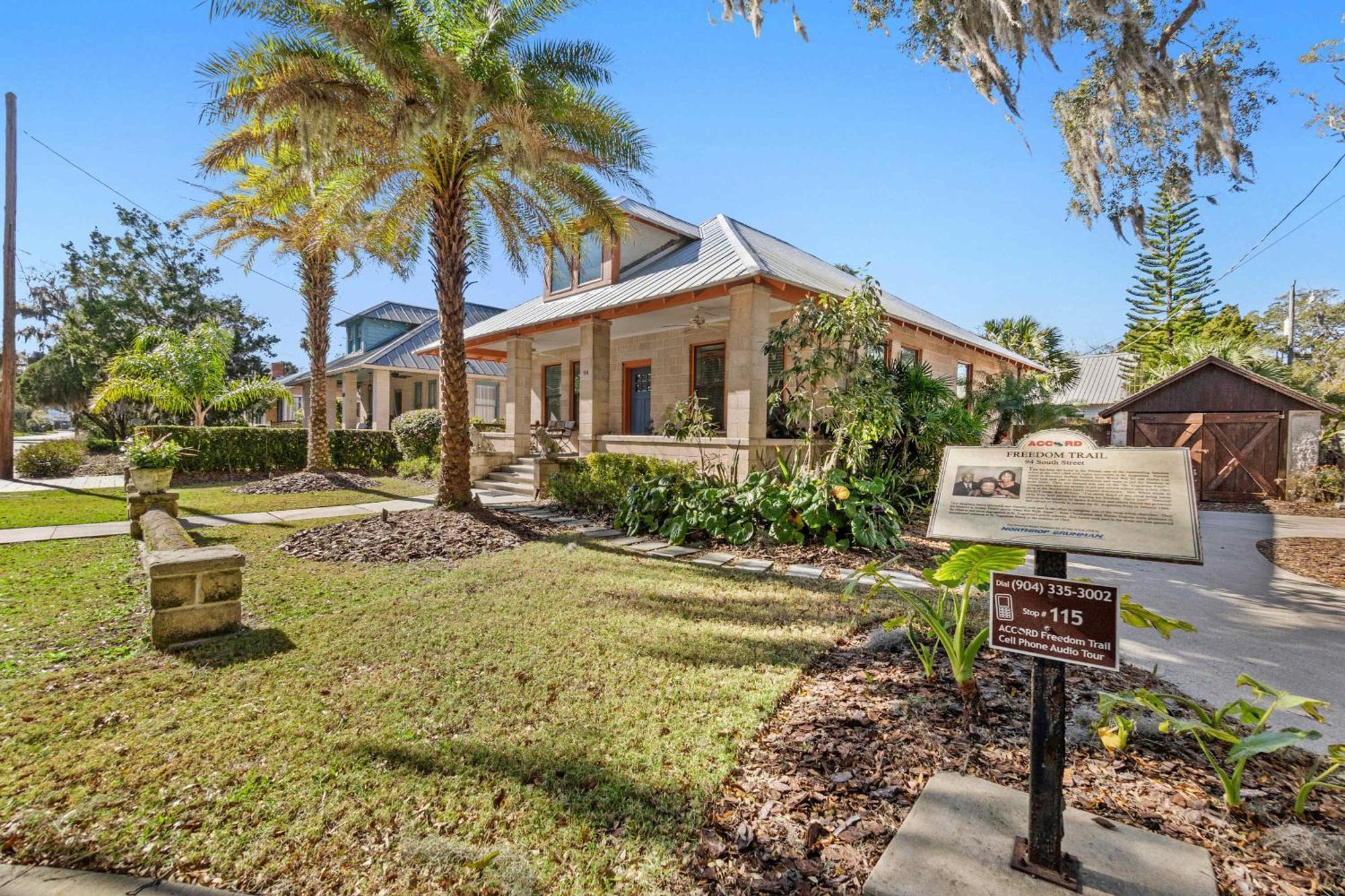 Twin Palms L Craftsman L Walk To Dntn Holiday home St. Augustine