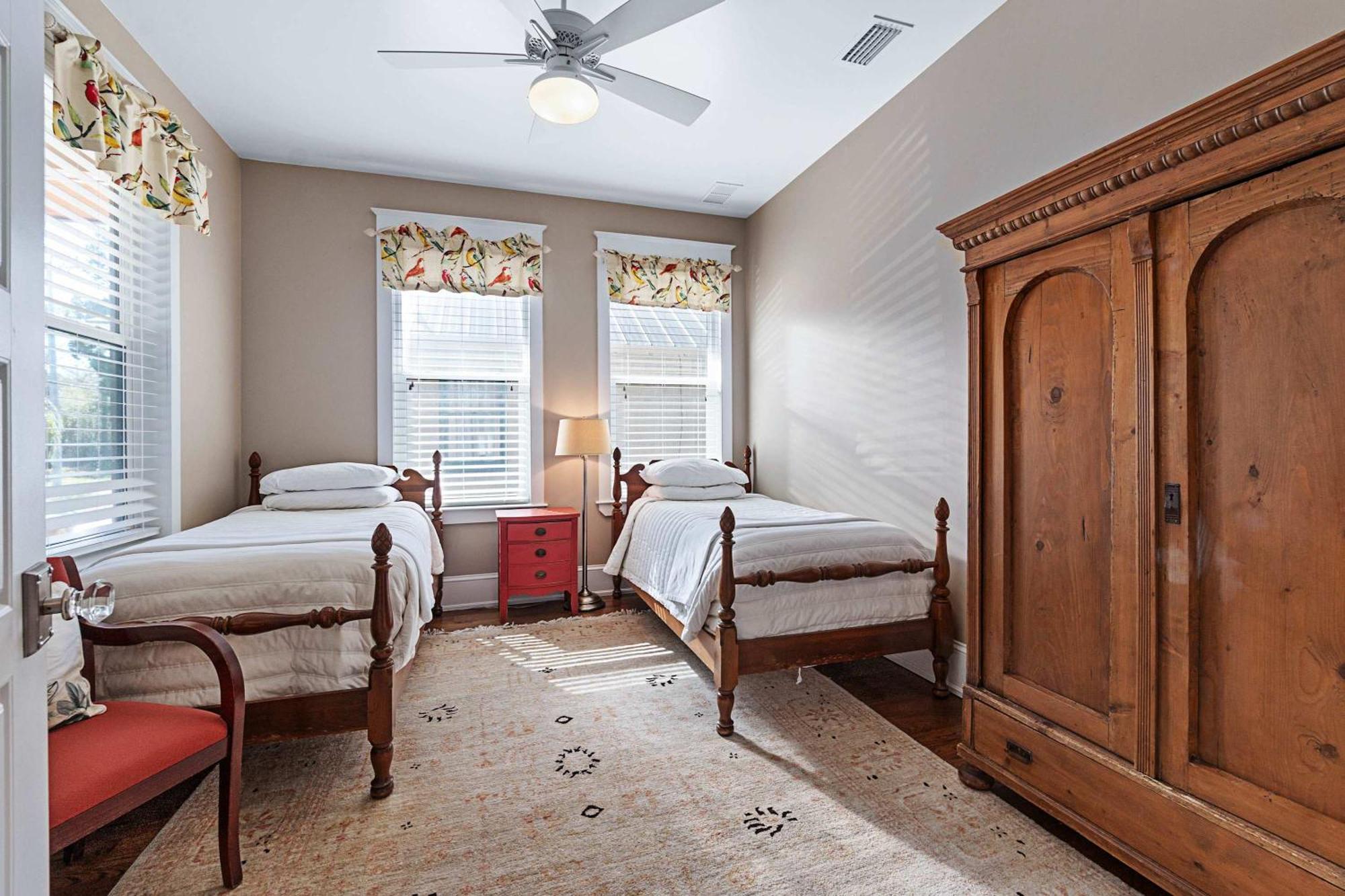 Twin Palms L Craftsman L Walk To Dntn Holiday home St. Augustine