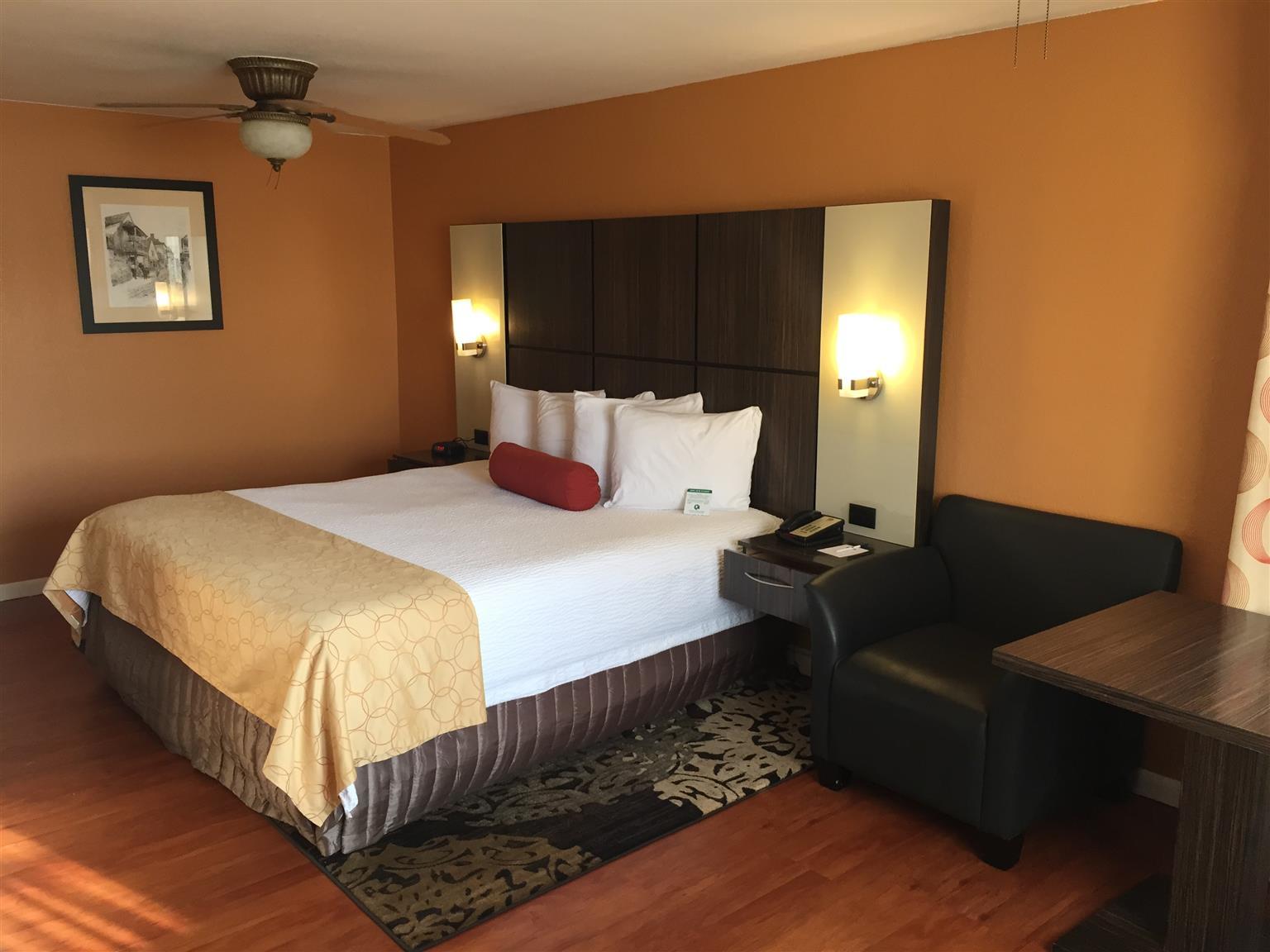Western Historic Bayfront 3*