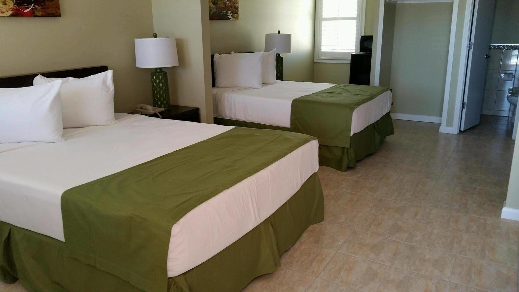 Island Shores 3*