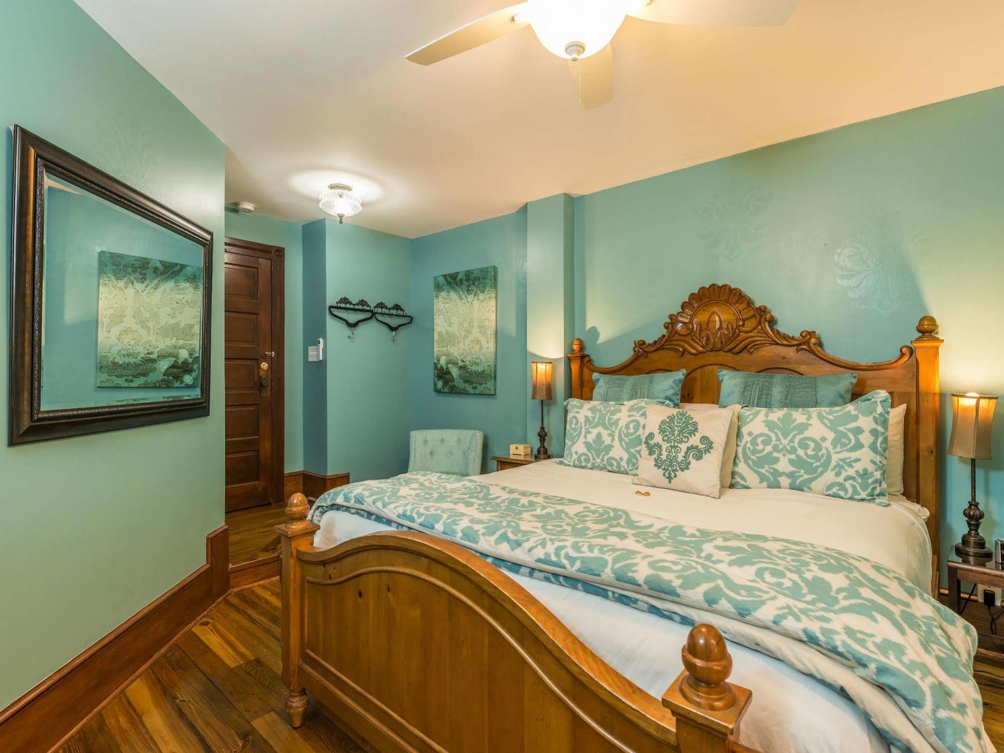 Carriage Way Adults Only - 21 Years Old And Up Acomodação com café da manhã  3*