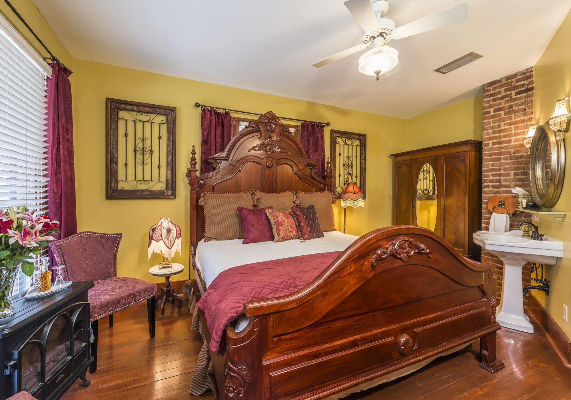 Carriage Way Adults Only - 21 Years Old And Up Acomodação com café da manhã  3*