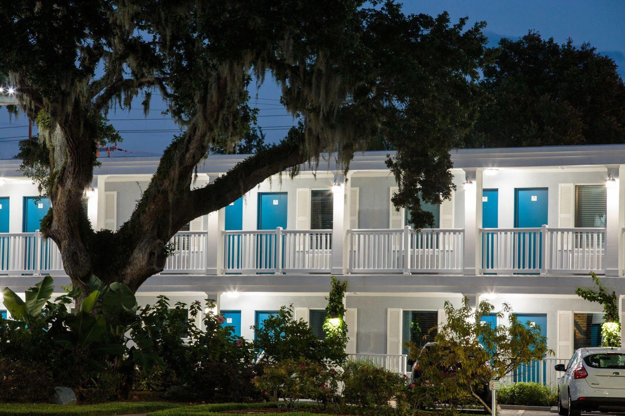 Southern Oaks -
